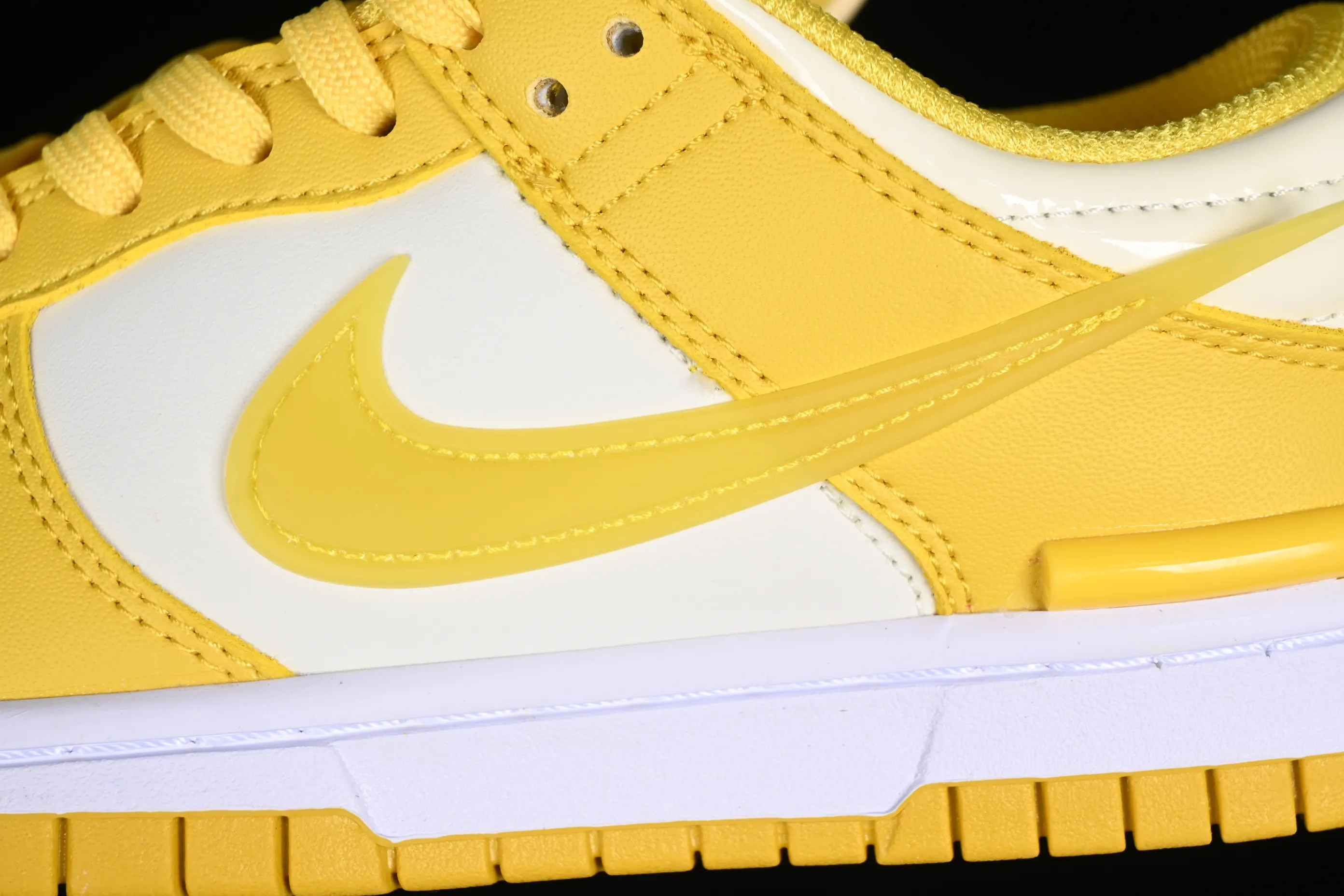 All Categories Nk SB Dunk Series Nk SB Dunk Low Low-top sneakers Cost-effective version Nk Dunk Low Twist "Vivid Sulfur" lemon yellow variant style SB low-top casual sneakers DZ2794-100